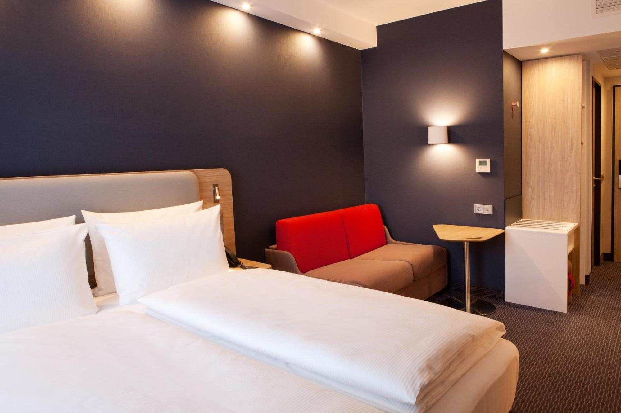 Holiday Inn Express - Goeppingen By Ihg Exterior foto